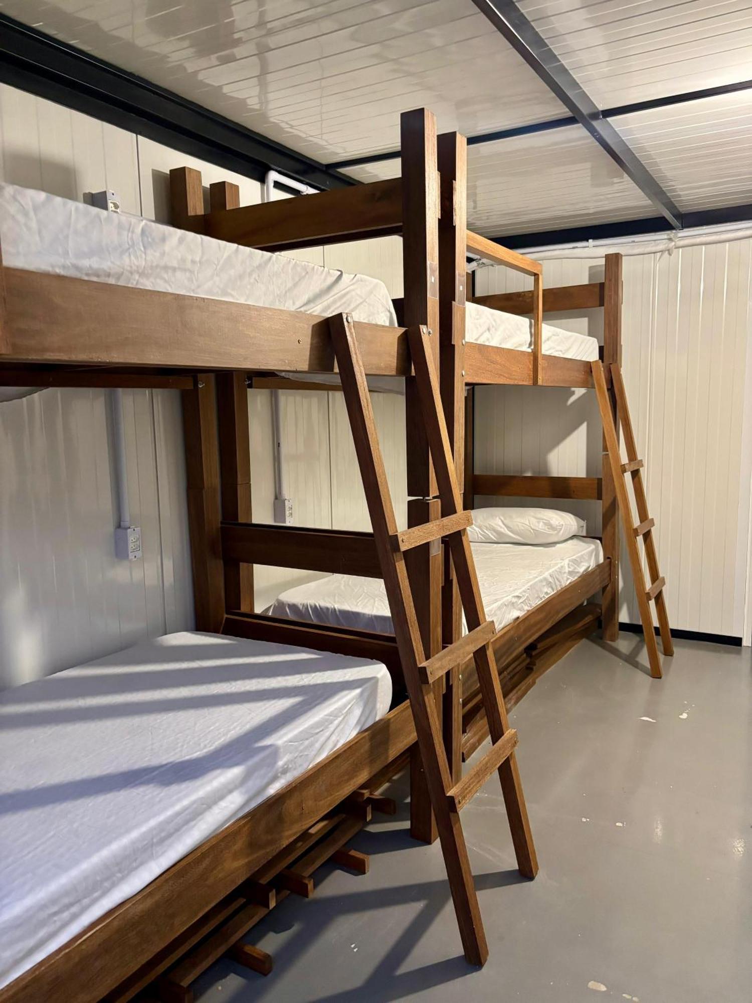 Sea Wolf - Lagoa Da Conceicao Hostel *